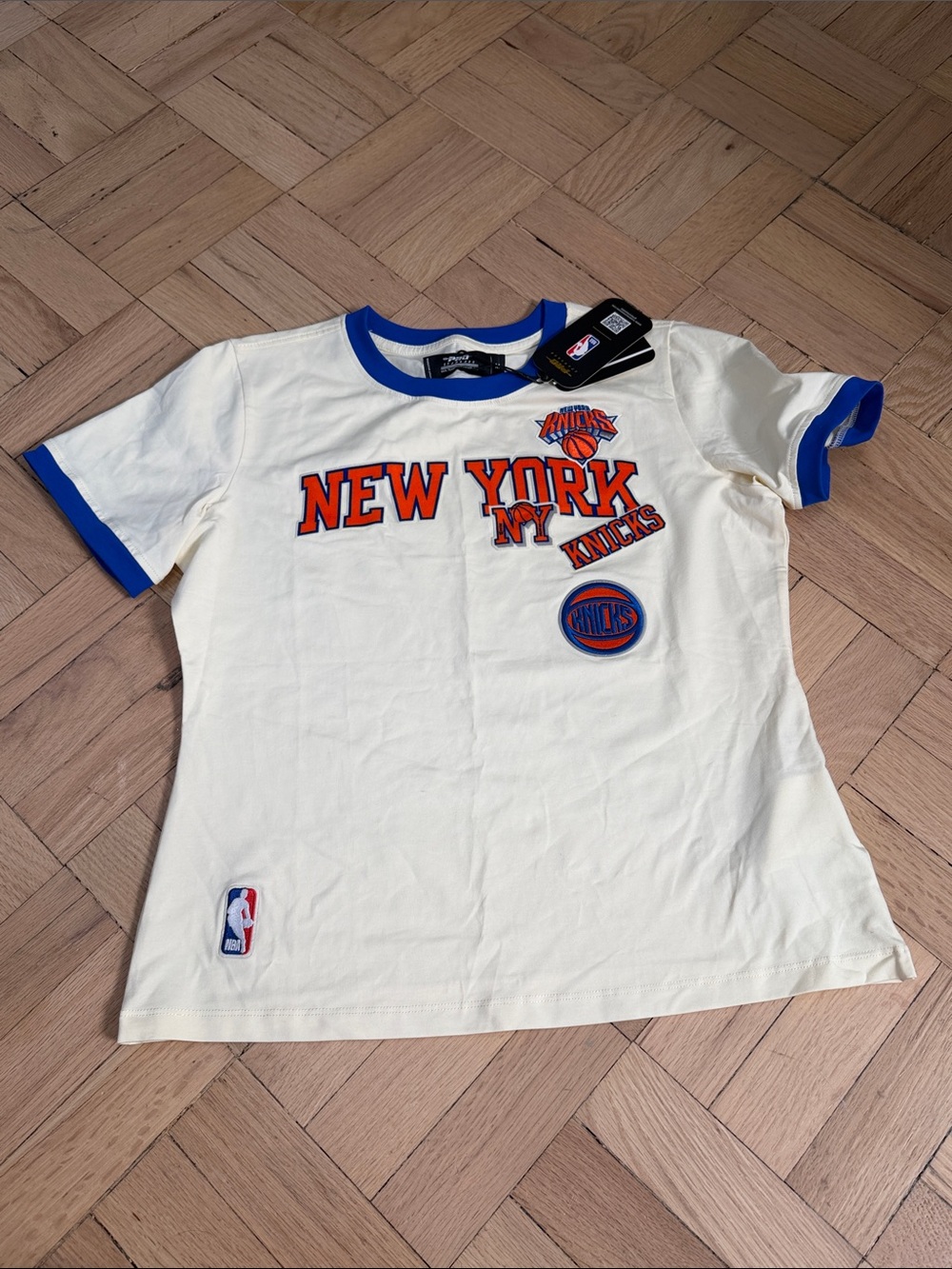 Pro Standard Women’s Knicks Cream & Blue T-Shirt